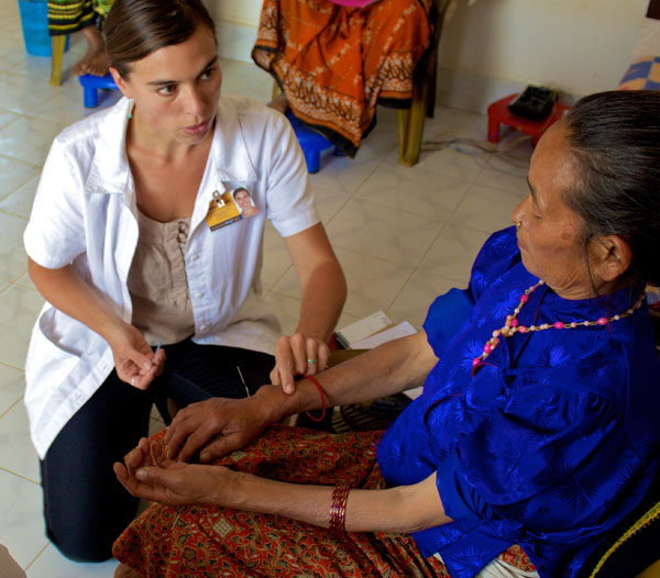 Danielle Lombardi | Acupuncture Volunteer Nepal