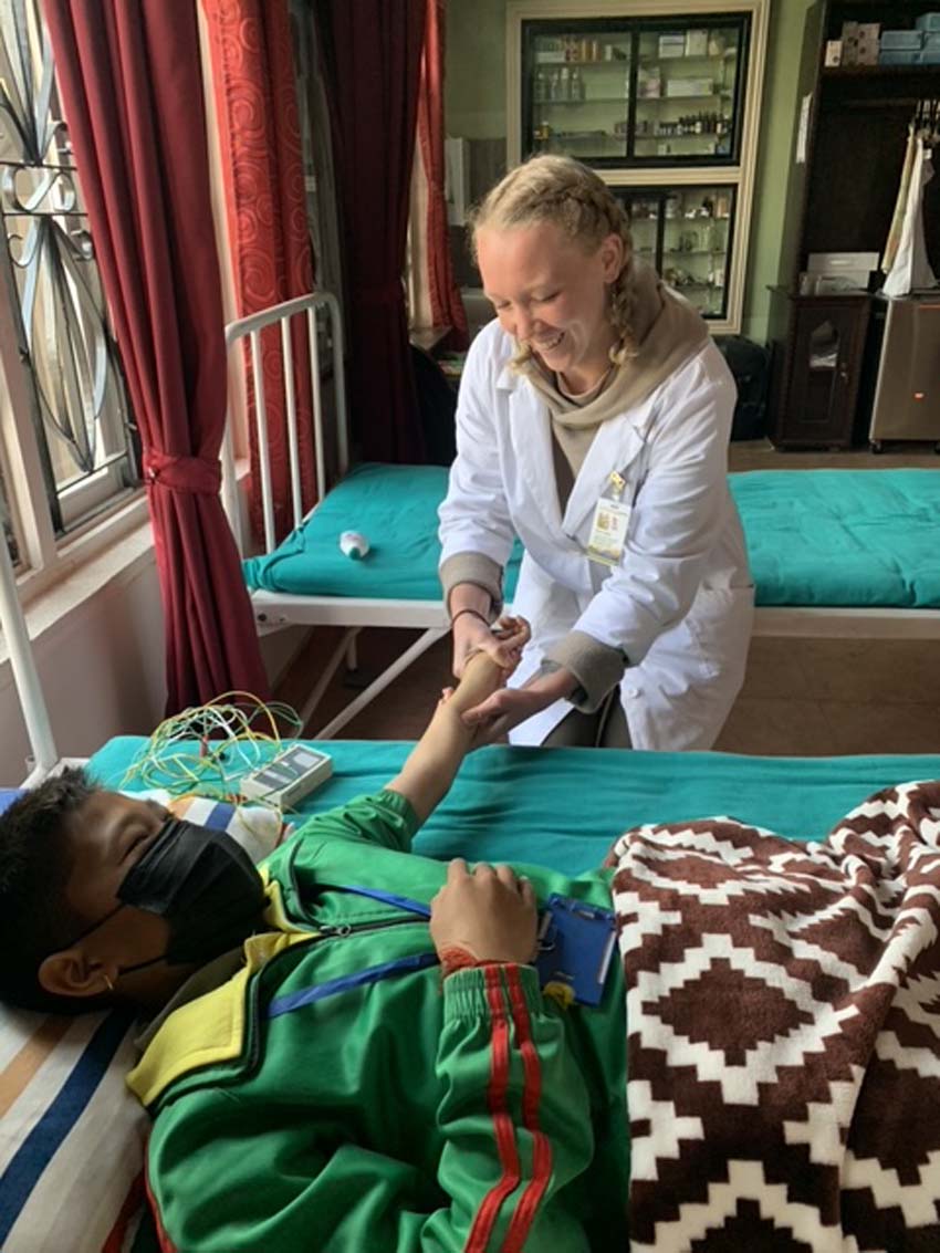 Acupuncture Relief Project | Good Health Nepal | Kara Saltz Acupuncture Relief Project | Good Health Nepal | Kara Saltz